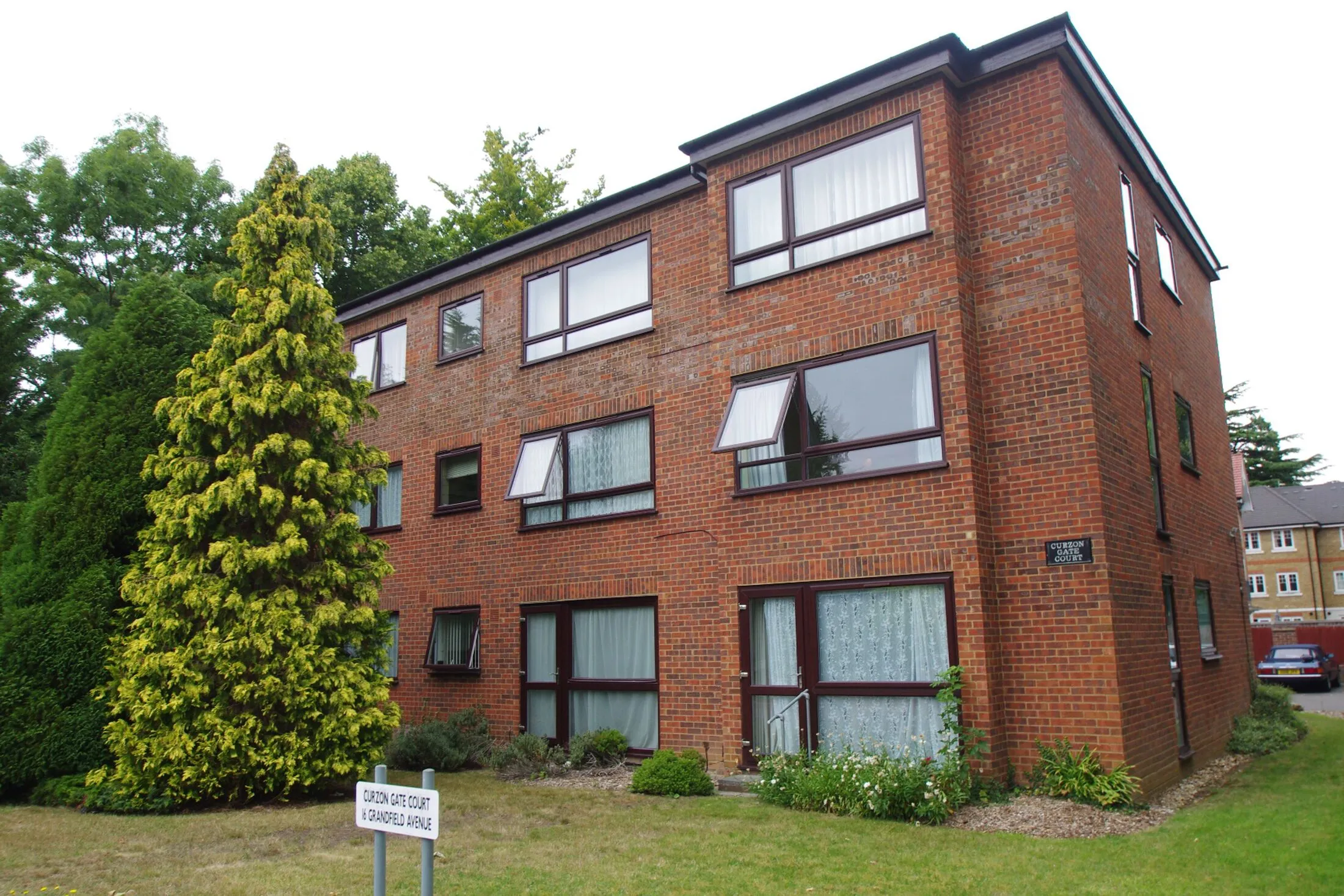 Flat Biskra in Watford