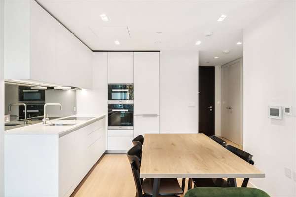 Flat Seagrave Road in Greater London