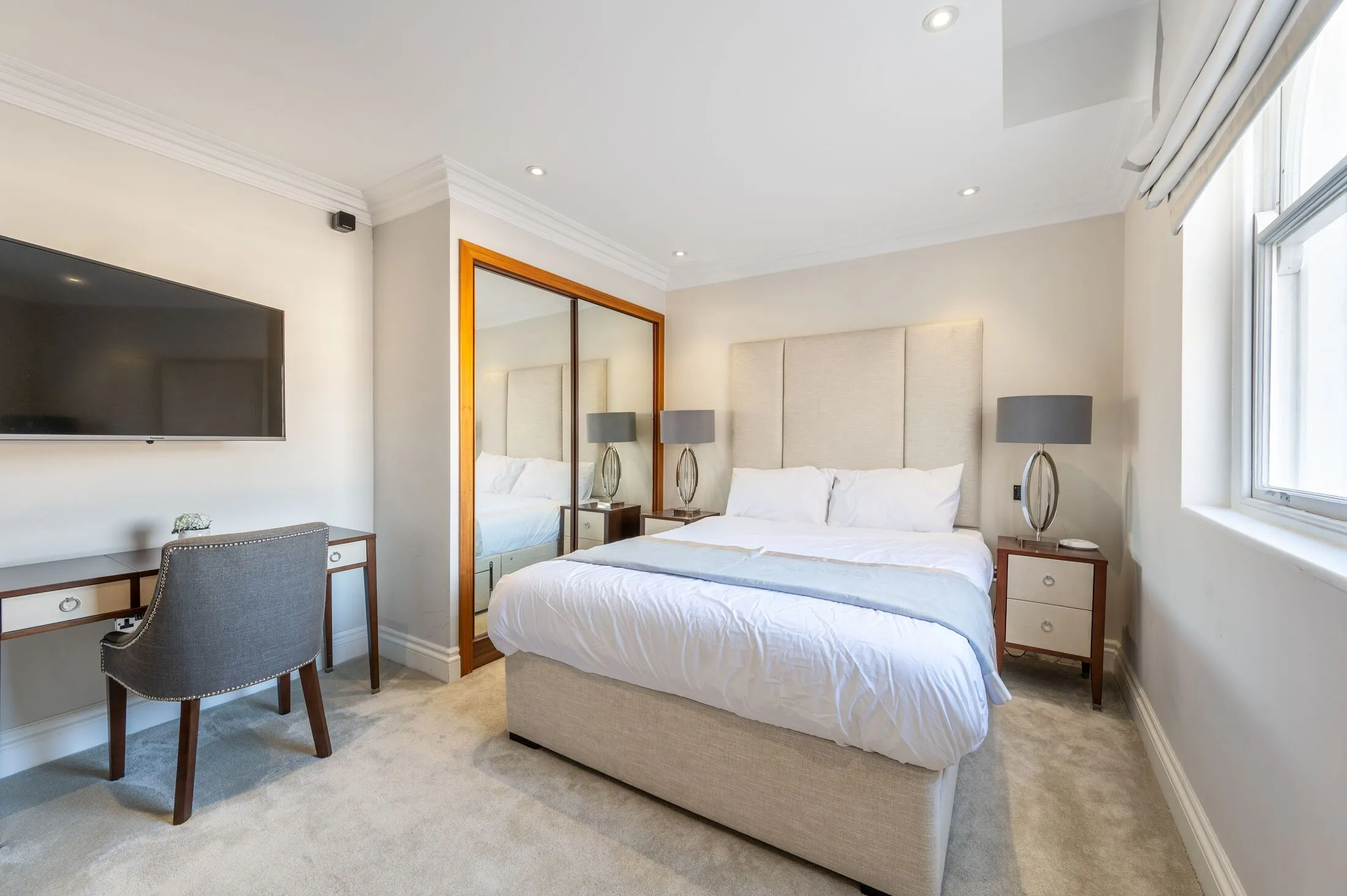 Flat Kensington Gardens Square in City of Westminster