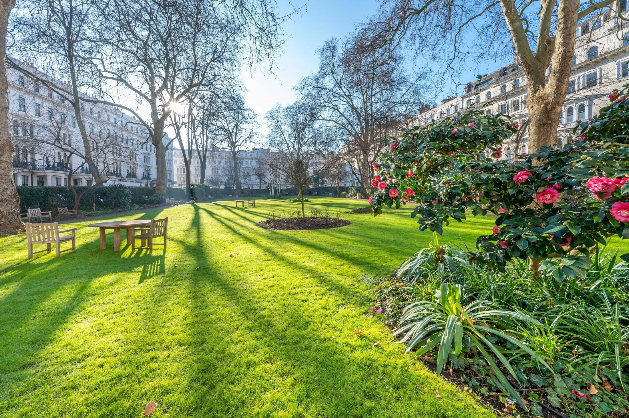 Flat Kensington Gardens Square in City of Westminster