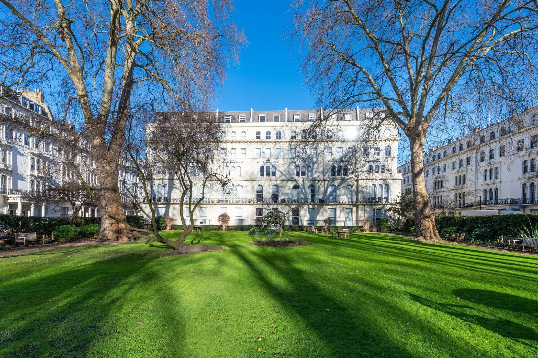Flat Kensington Gardens Square in City of Westminster