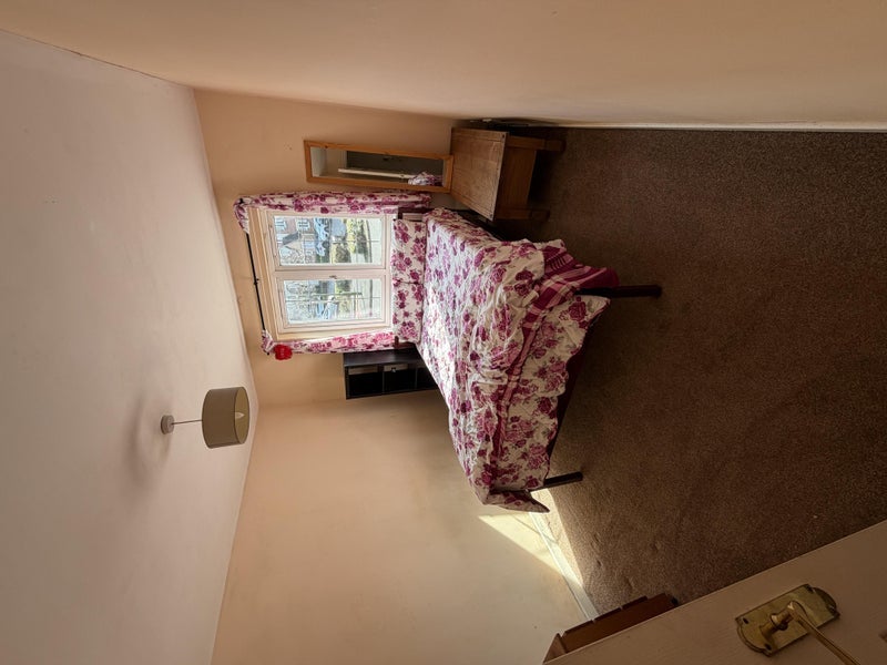 Room Burnvale Place in Livingston