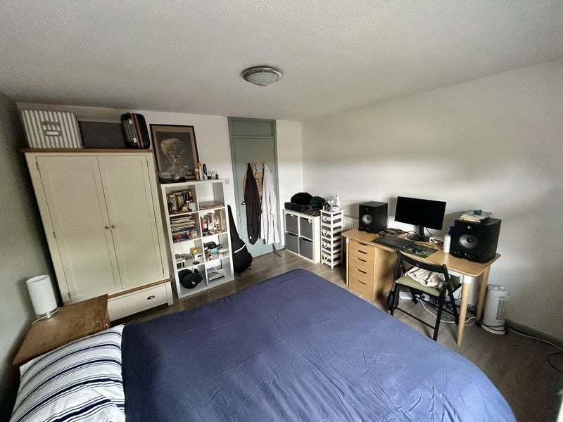 Room North Road in Greater London