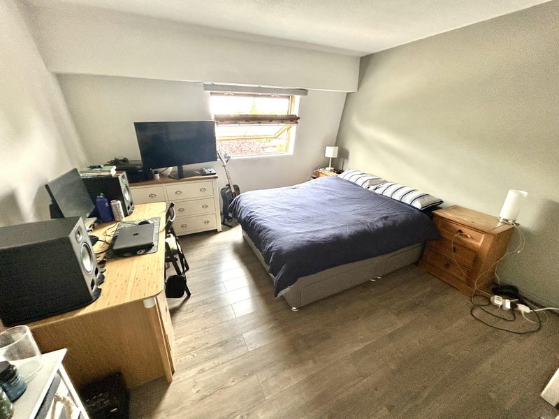 Room North Road in Greater London