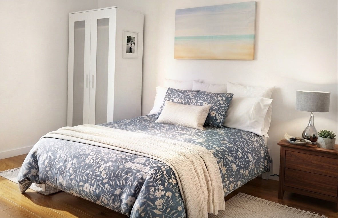 Flat Halston Close in Greater London