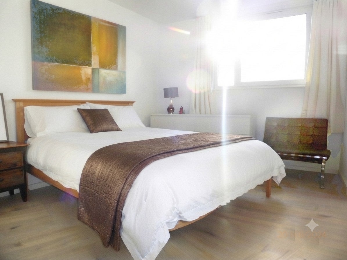Flat Halston Close in Greater London