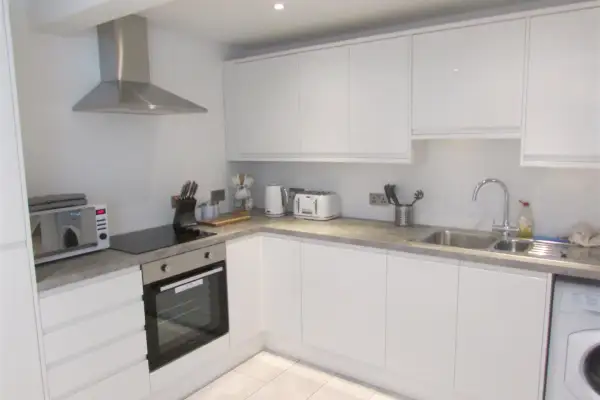 Room North Street in Rushden