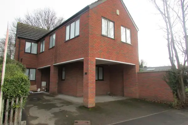 Room North Street in Rushden