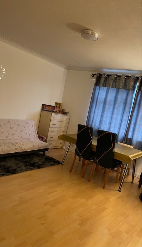Room Waldronhyrst in Greater London