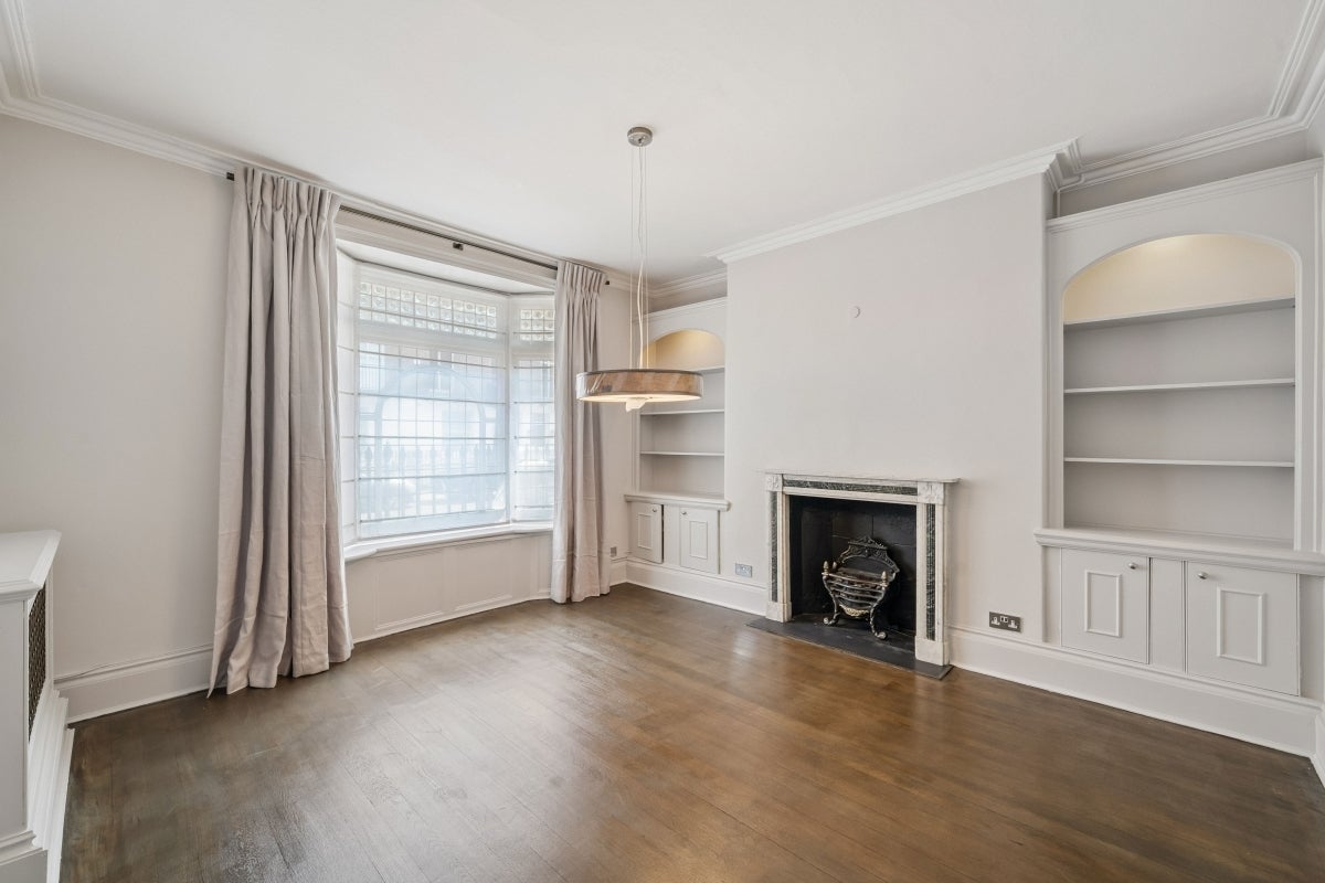 House Wilton Street in City of Westminster