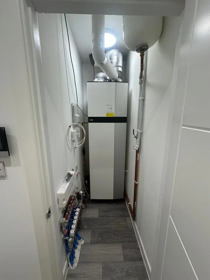 Flat Maybank Road in Greater London