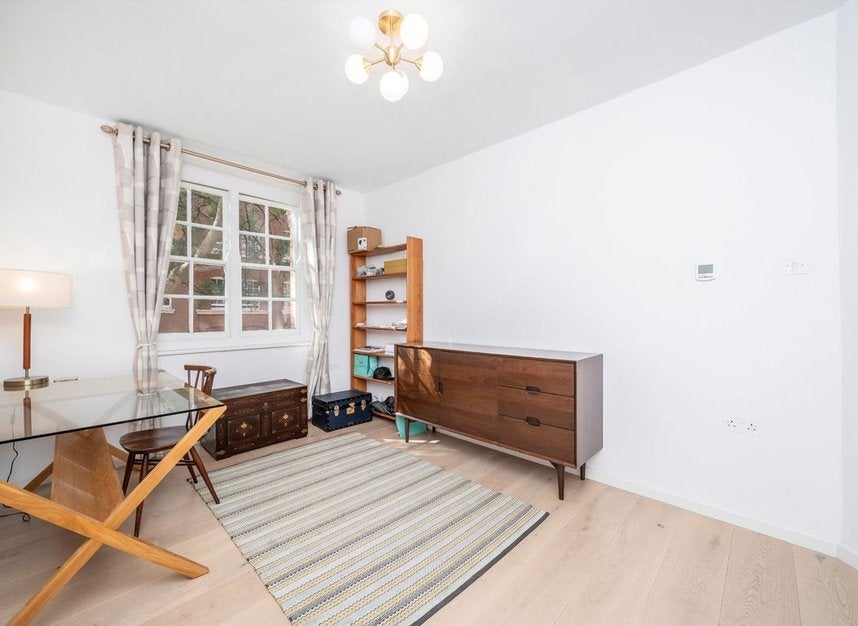 Flat Thanet Street in Greater London