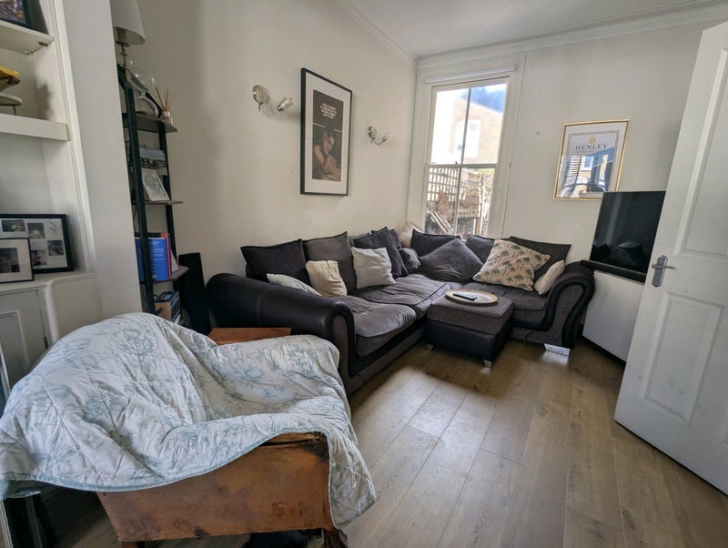 Room Biscay Road in Greater London