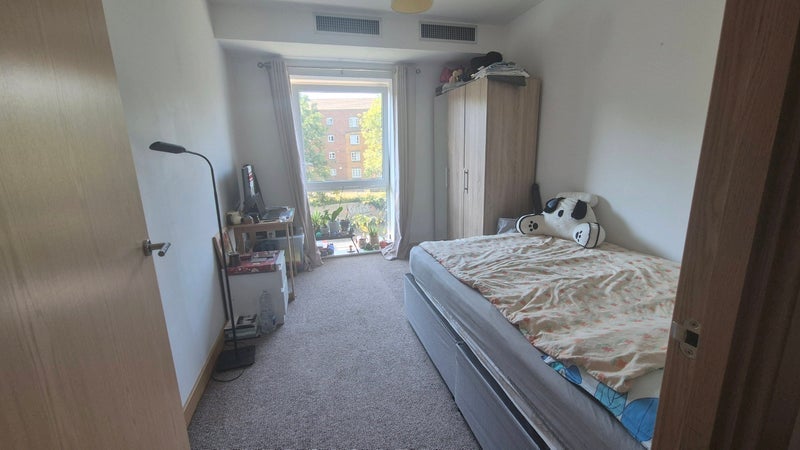Room High Street in Greater London