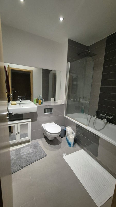 Room High Street in Greater London