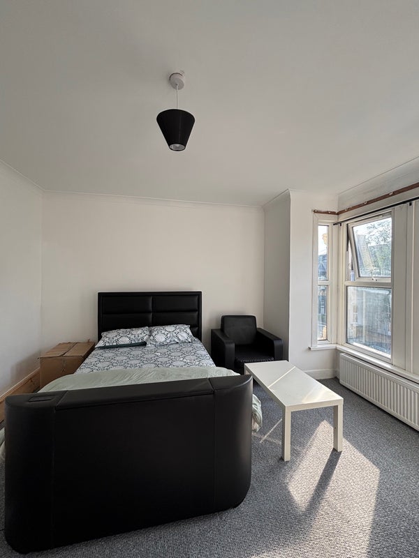 Room St Mary's Road in Greater London