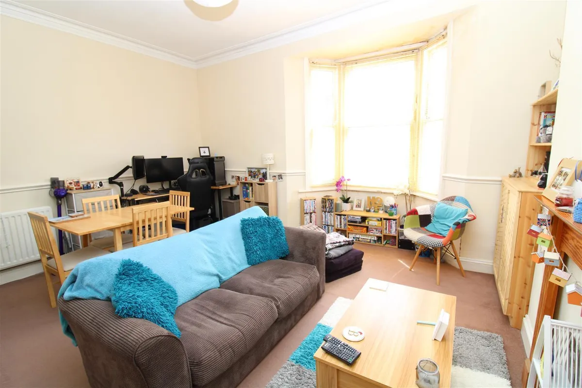 Flat Holland Road in Hove