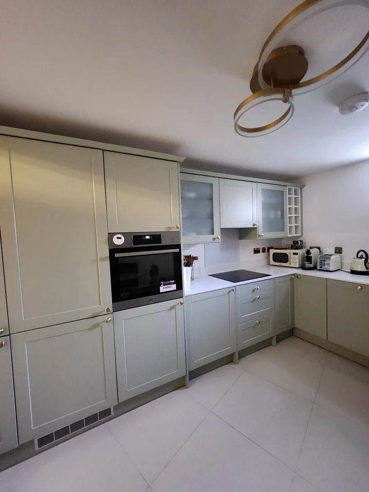 Flat Shepperton Road in Greater London