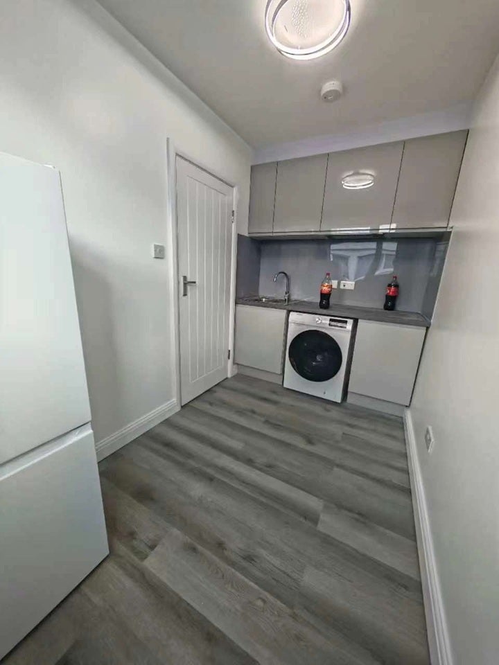 Flat Swedenborg Gardens in Greater London