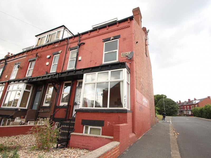 House Knowle Terrace in Leeds
