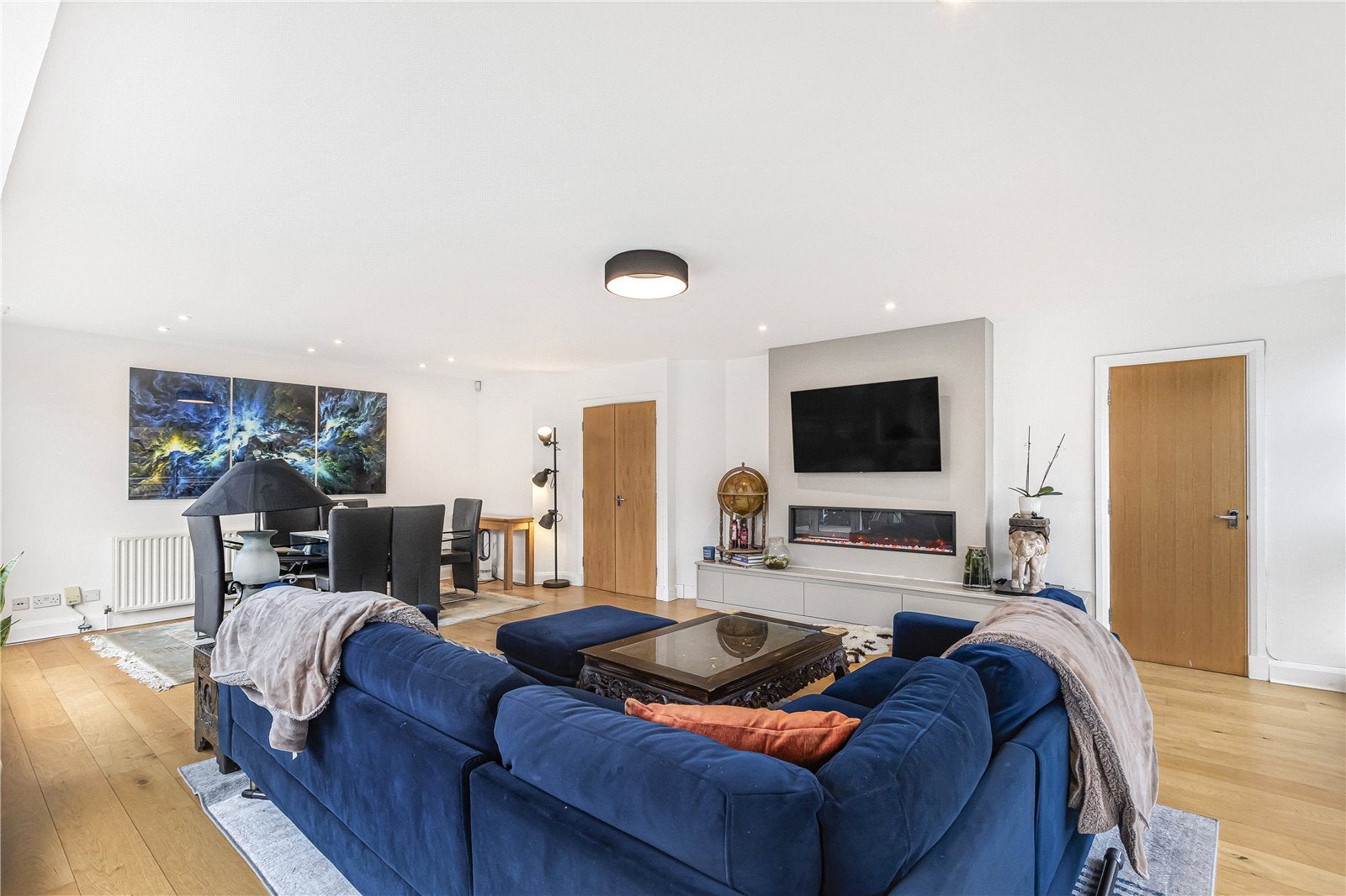 Flat Goswell Road in Greater London