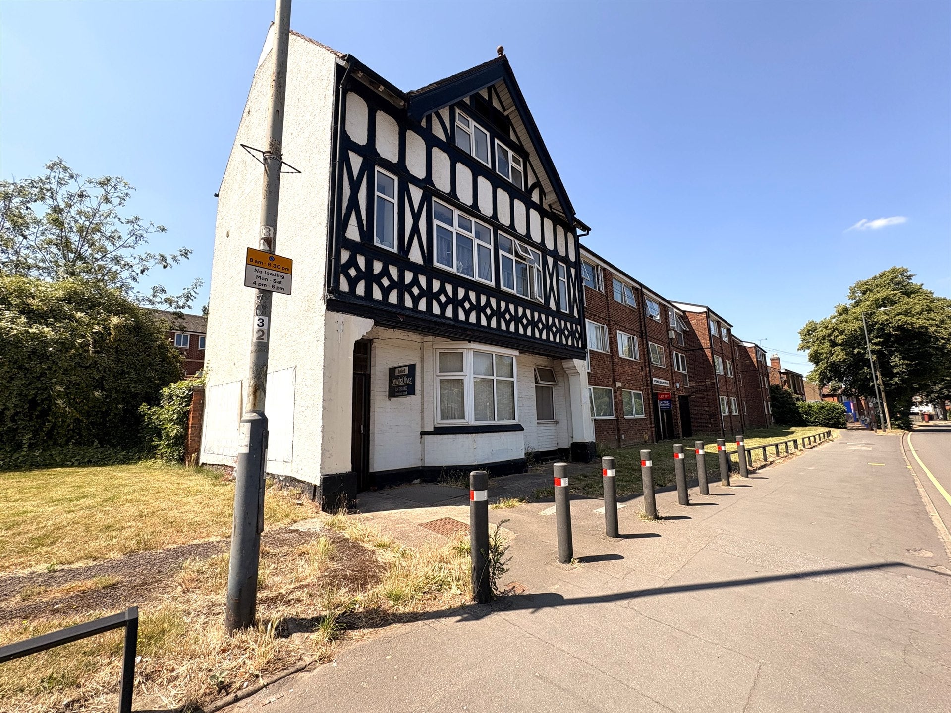 Flat Lydgate Court in Nuneaton and Bedworth