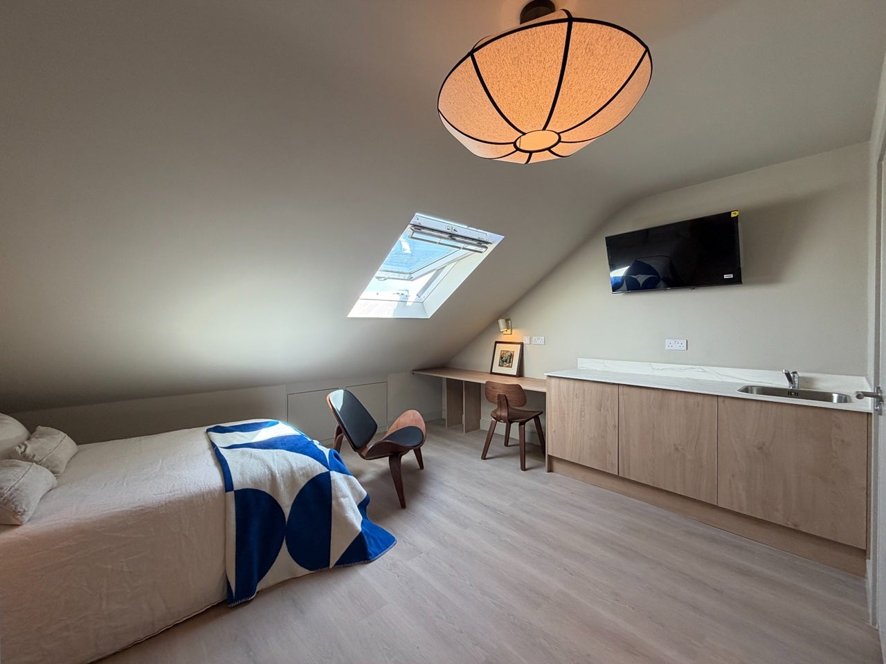 Room Cowper Street in Luton