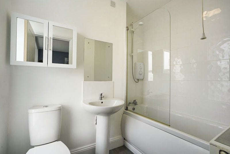 Room New Street in Bugle