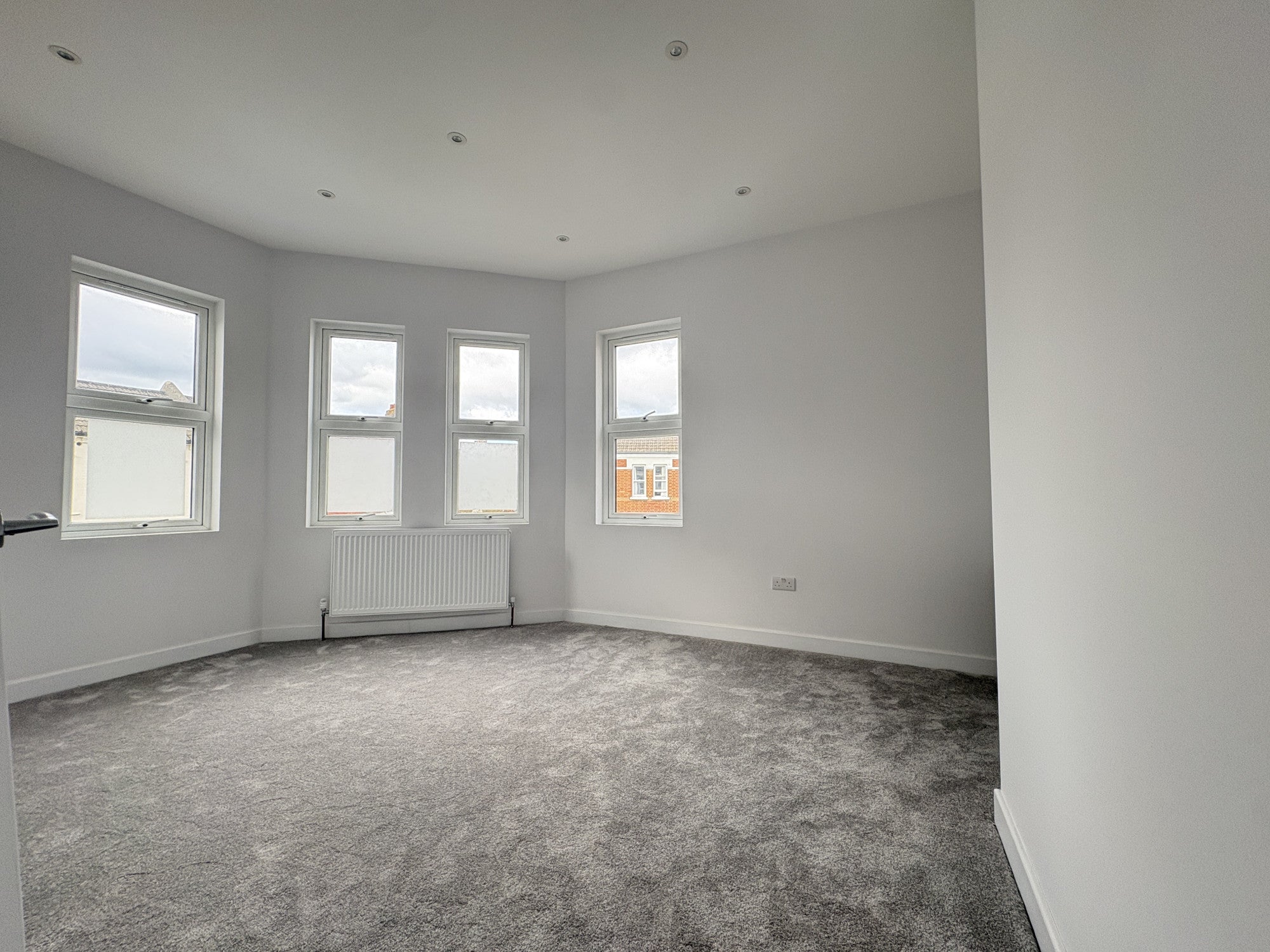 Flat Strathblaine Road in Greater London