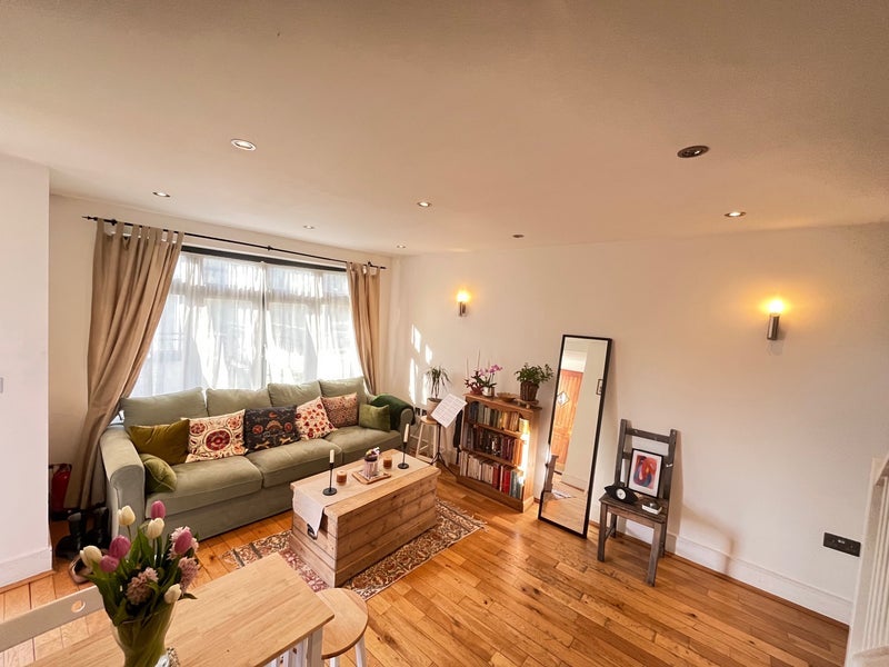 Room Broadway in Greater London
