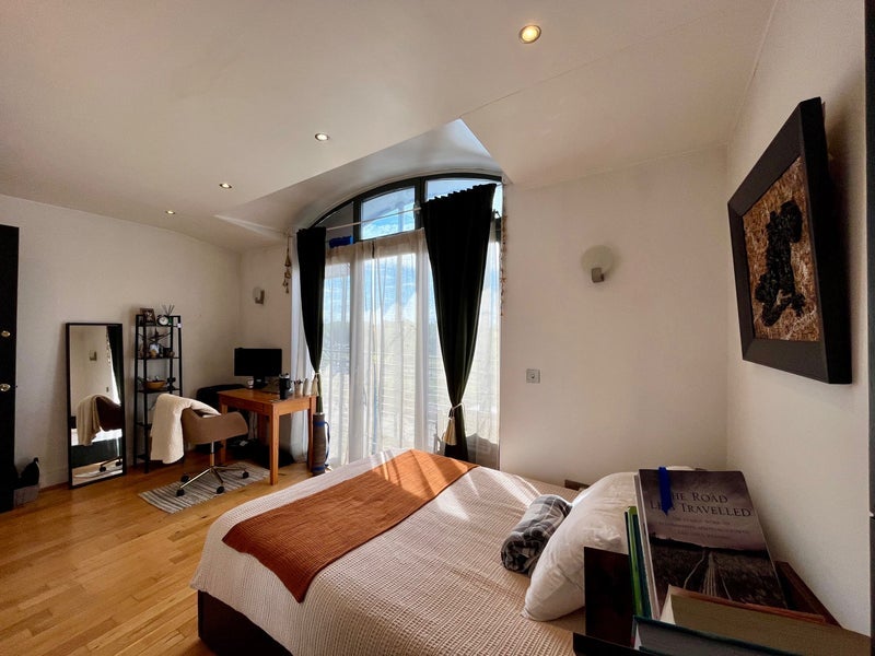 Room Broadway in Greater London