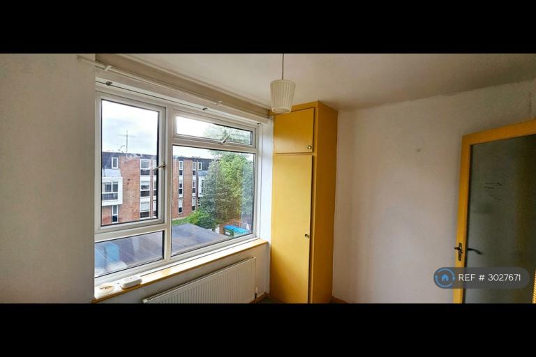 Flat Hulse Road in Southampton
