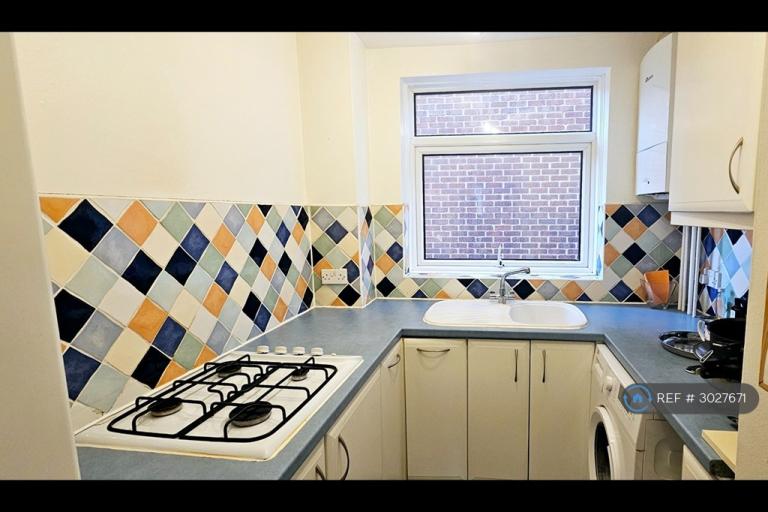 Flat Hulse Road in Southampton