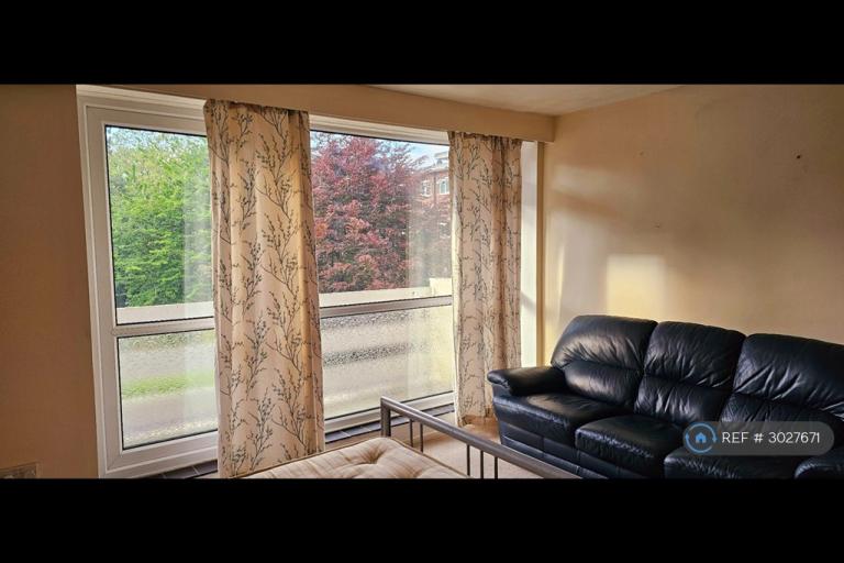 Flat Hulse Road in Southampton