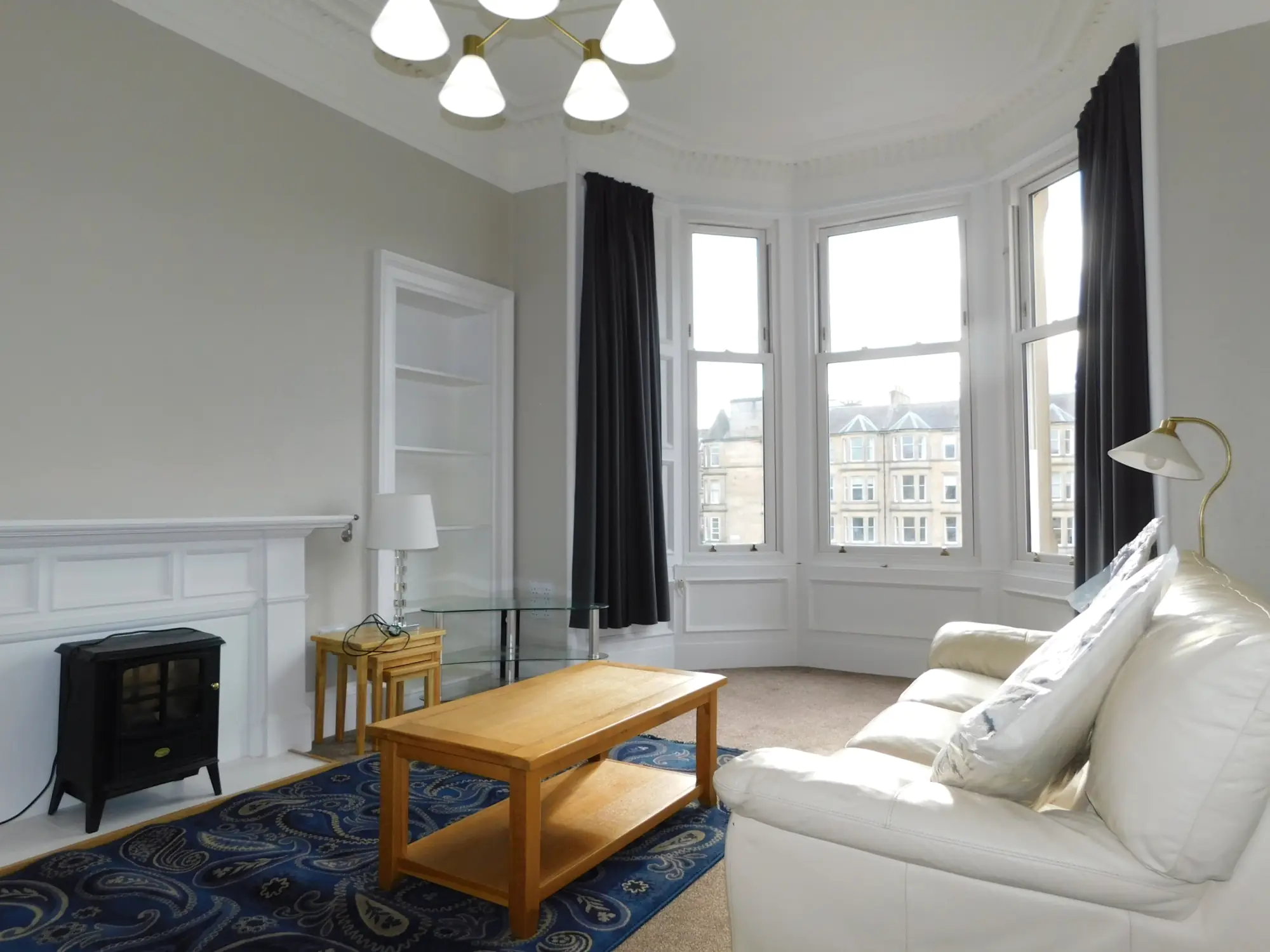 Flat Comely Bank Terrace in City of Edinburgh