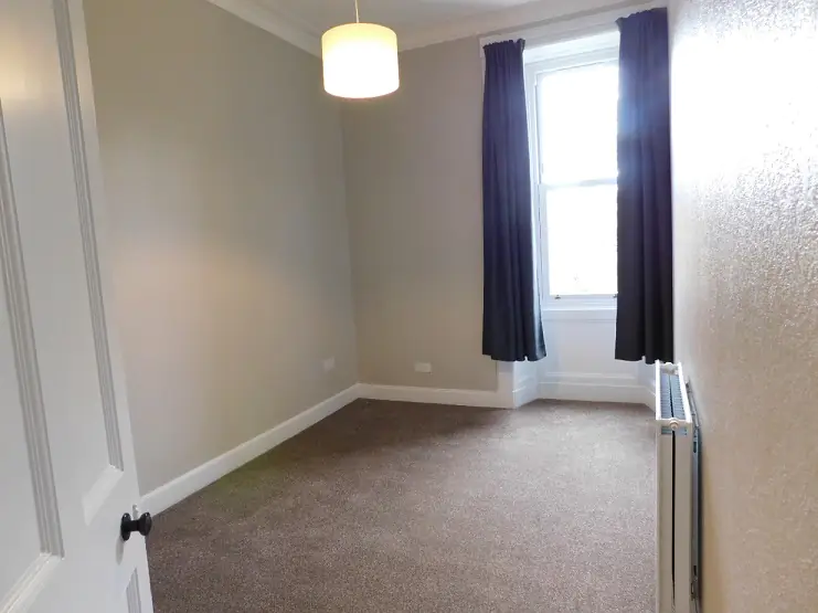 Flat Comely Bank Terrace in City of Edinburgh