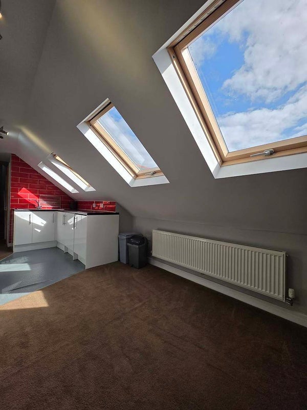 Flat Monthermer Road in Cardiff