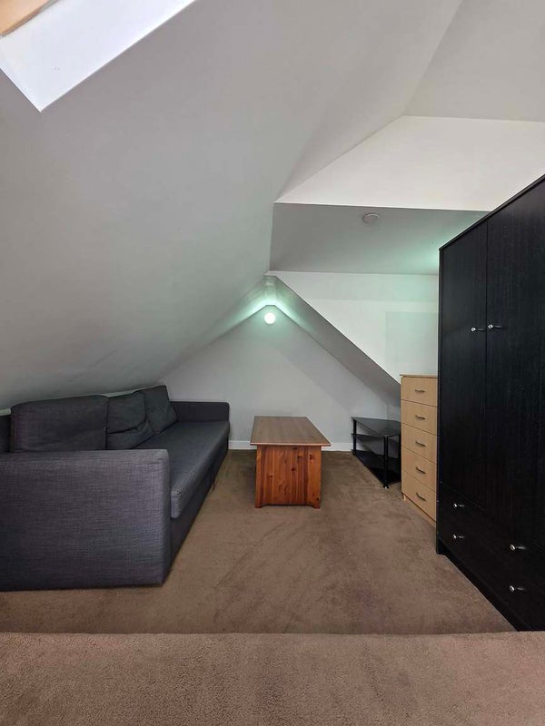 Flat Monthermer Road in Cardiff
