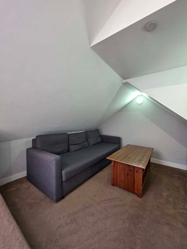 Flat Monthermer Road in Cardiff