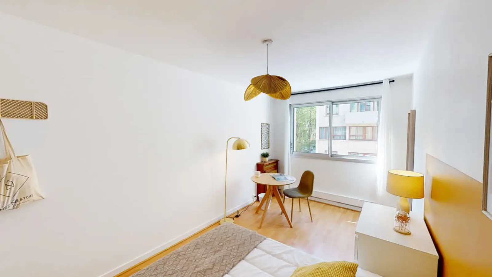 Room Rue de Lourmel in Paris