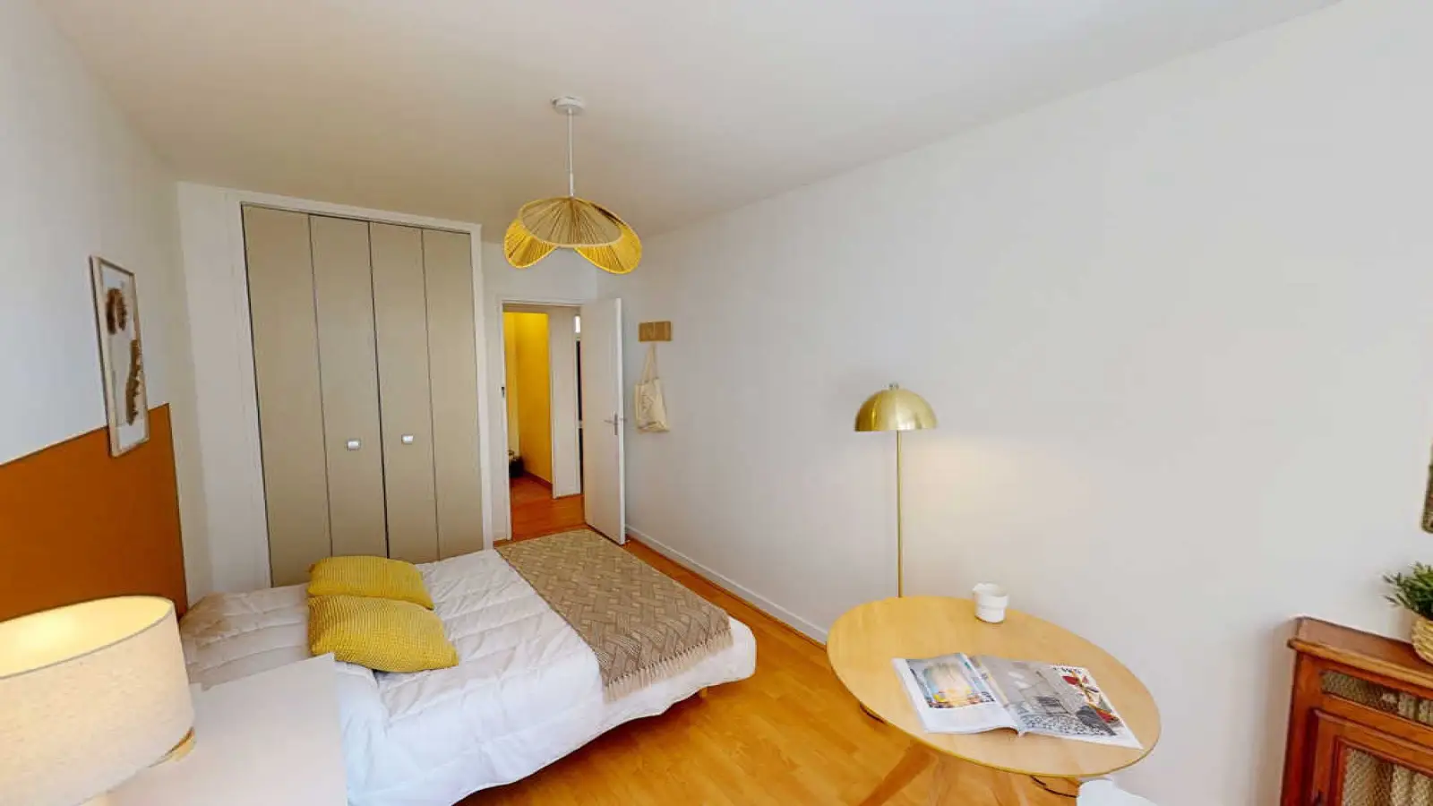 Room Rue de Lourmel in Paris