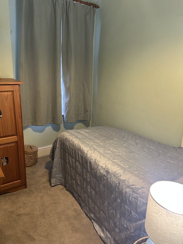 Room Courtney Road in Greater London