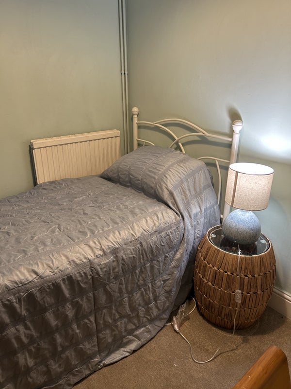 Room Courtney Road in Greater London
