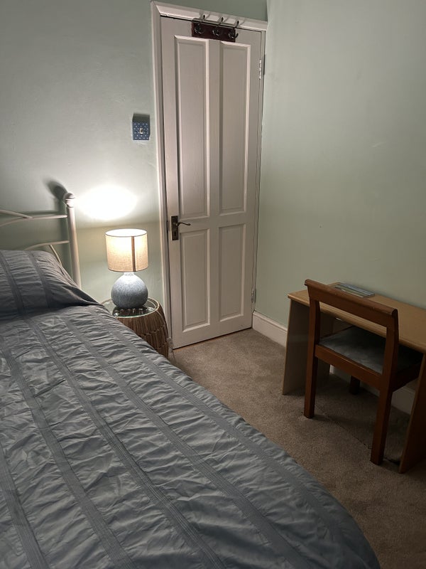 Room Courtney Road in Greater London