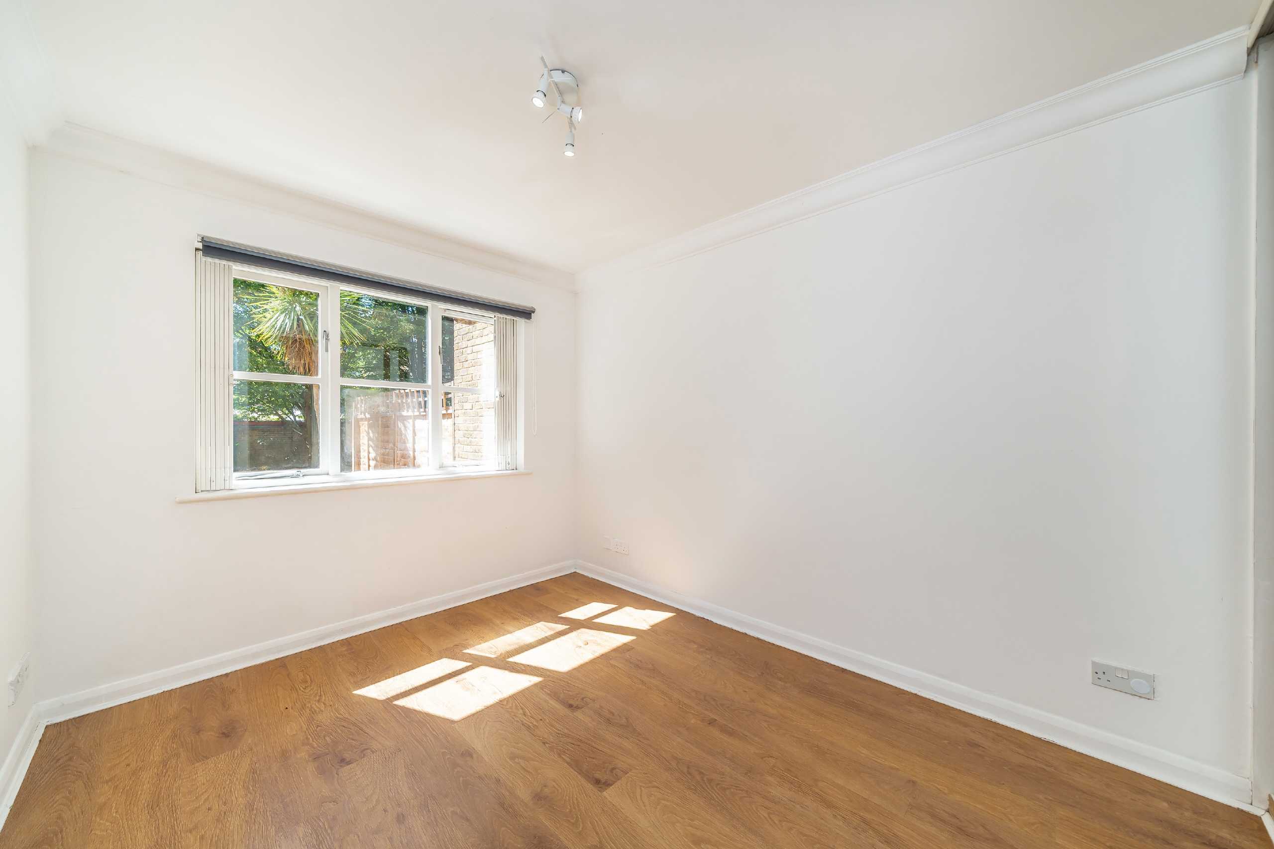 Flat Wimbledon Park Side in Greater London