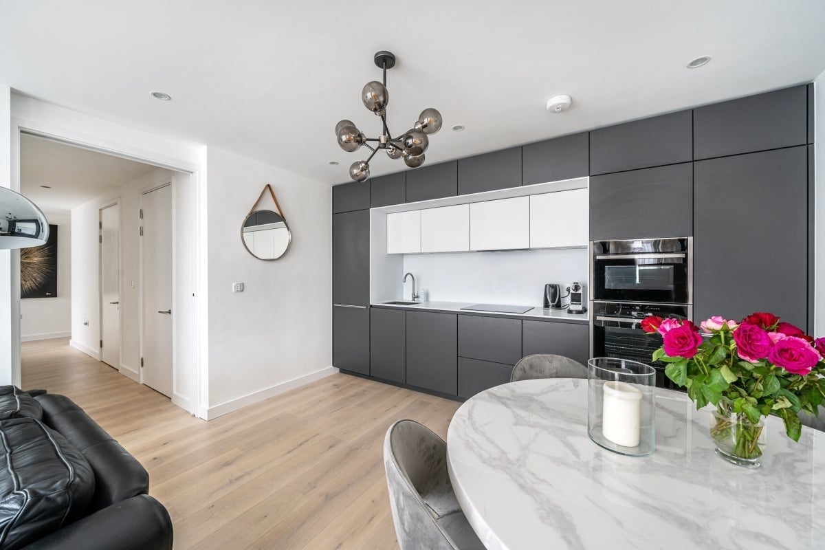 Flat Gabriel Square in St Albans