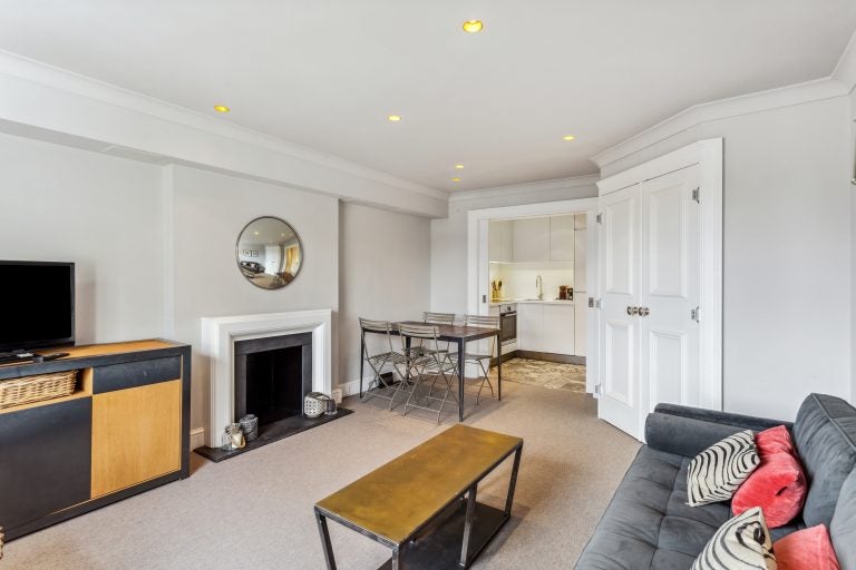 Flat Old Brompton Road in Greater London