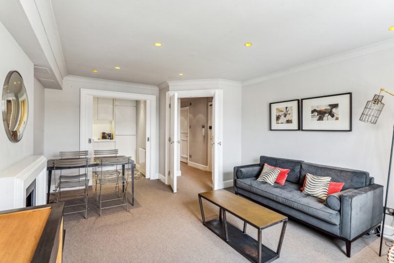 Flat Old Brompton Road in Greater London