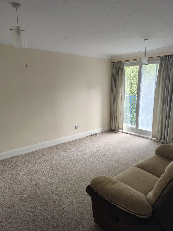 Flat Cowdray Close in Luton