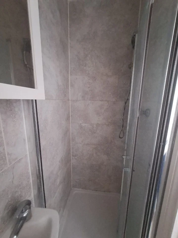 Room Lullingstone Crescent in Greater London